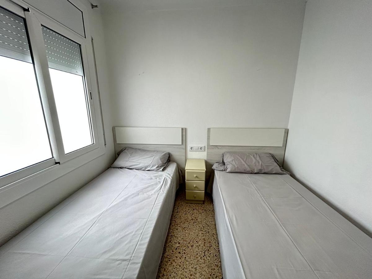 Apartamentos Playa La Perola Ρόζες Εξωτερικό φωτογραφία